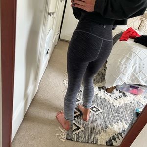 Lululemon size 4